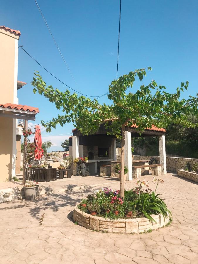 Villeta Nikol Lixouri Exteriér fotografie